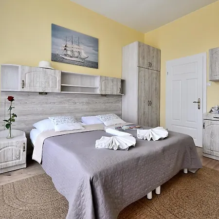 Casteria مينززدرويه