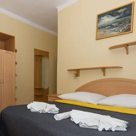 بيت ضيافة Casteria